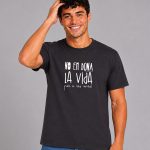 Samarreta unisex tall clàssic en català d'Empremtacatalana.com